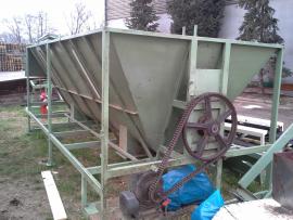 Peletovacia linka - zásobník na pilinu