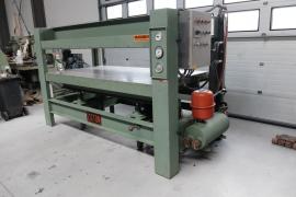 Dyhovací lis Steton 2500x1300mm vodné ohrievanie