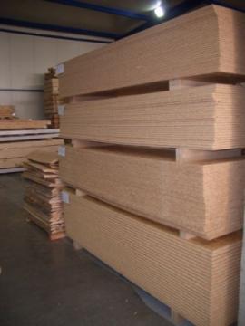 Prodej OSB desek s pérem a drážkou 675 x 2500 mm v tloušťce 12 – 25 mm