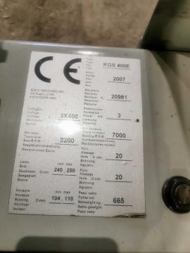 Vertikálna zvislá formátovacia píla GMC KGS400E rok 2007