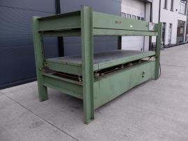 Dyhovací lis ITALPRESSE 3000x1300mm plošný na studeno