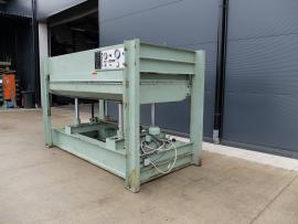 Dyhovací lis ITALPRESSE 2500x1300mm plošný vodné ohrievanie
