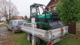 Operátor + pilčík na malý pásový traktor Forcat
