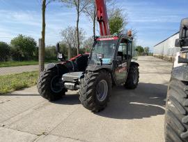 Predám teleskopická nakladače Bobcat a Massey Ferguson