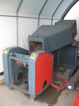 Jazdený nožový mlyn CASTULIK MN300 – drvič pre drevospracujúce firmy