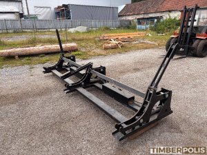 Predám hydraulický nakladač dreva s hákmi ( Waltera ) – ako nový!