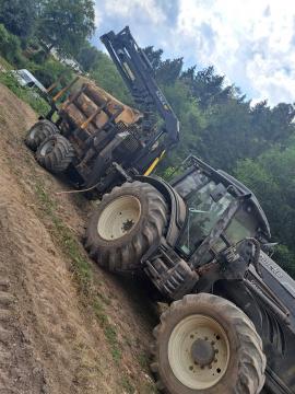 Lesný traktor VALTRA T193 |  Lesnícka technika | Drevoobrábacie stroje | KOMITrade s.r.o.