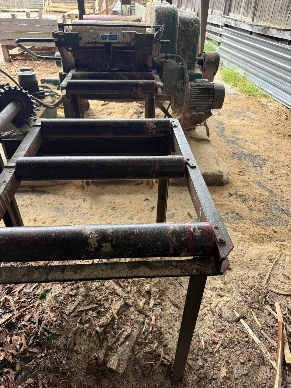 Rozmietacia/omietacia píla