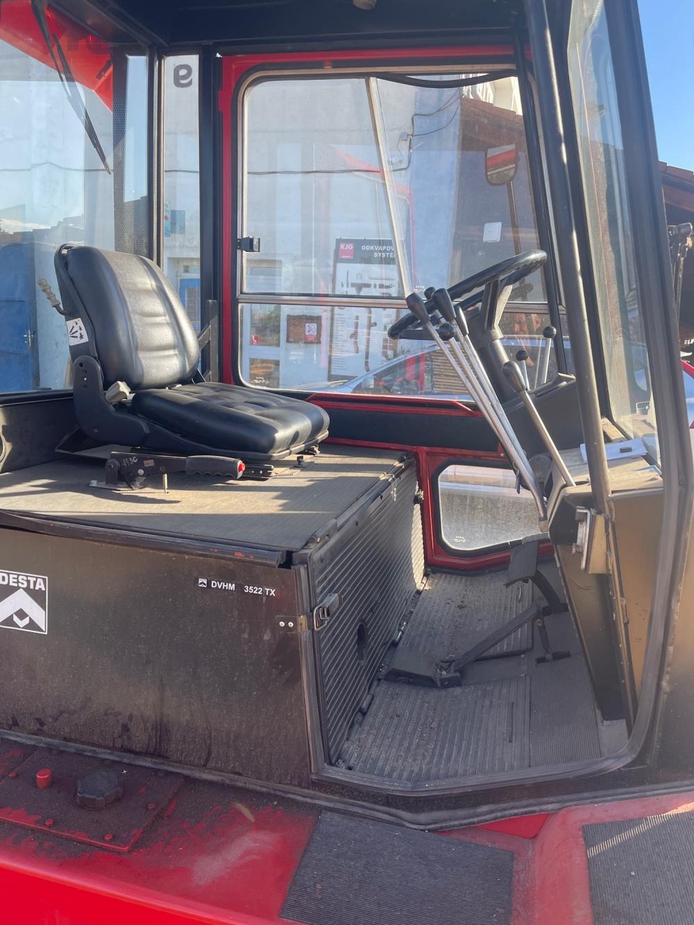 Terénny vysokozdvižný vozík 