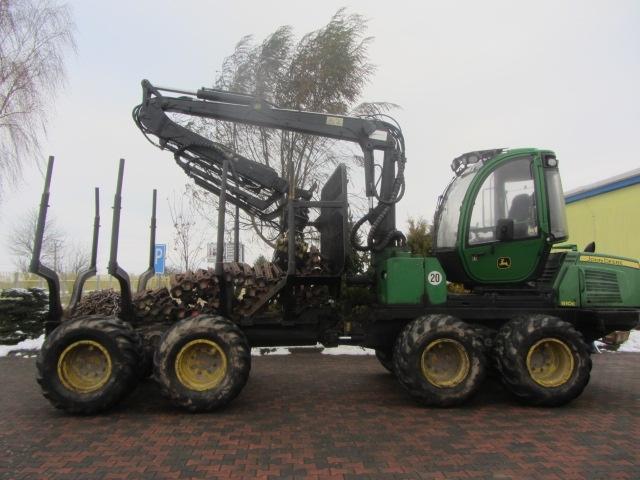Vyvážecí stroj JD 810